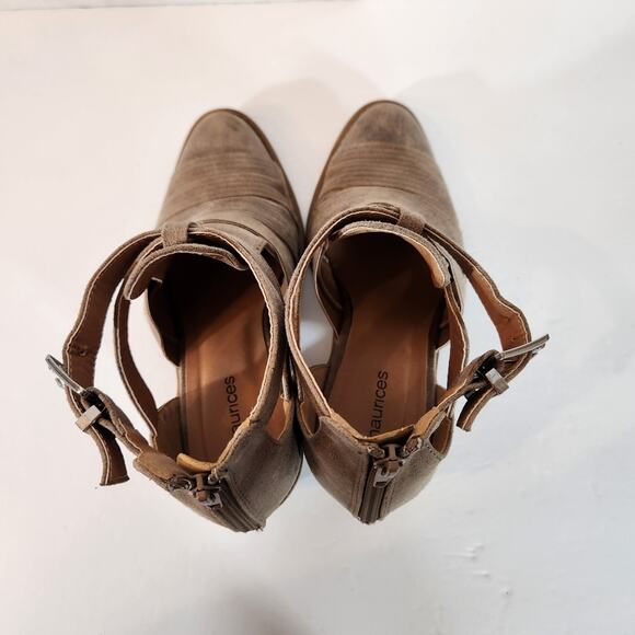 MAURICES Brown Faux Leather Strappy Heeled Ankle Bootie Womens 7.5 FLAWED - Picture 7 of 11